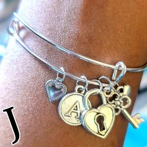bite & pout "J" Silver Initial Bangle